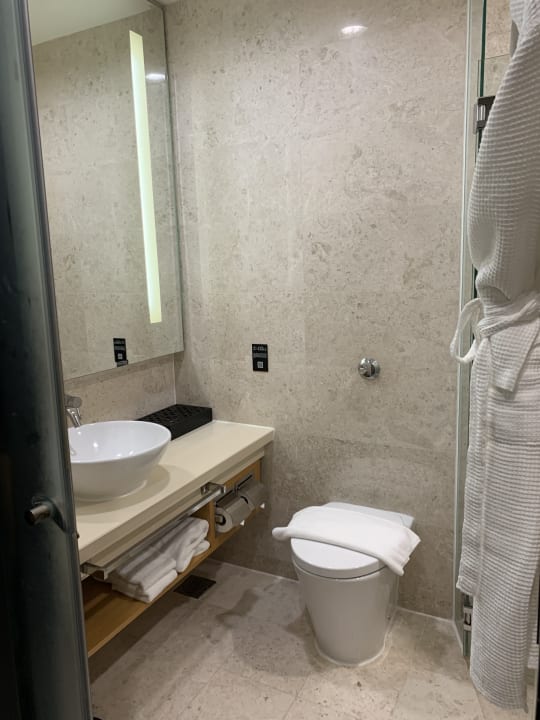 Zimmer The Robertson House by the Crest Collection