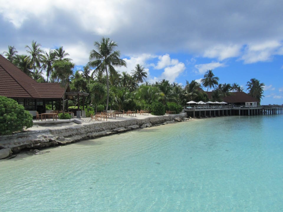 Pool- und Barbereich ROBINSON MALDIVES
