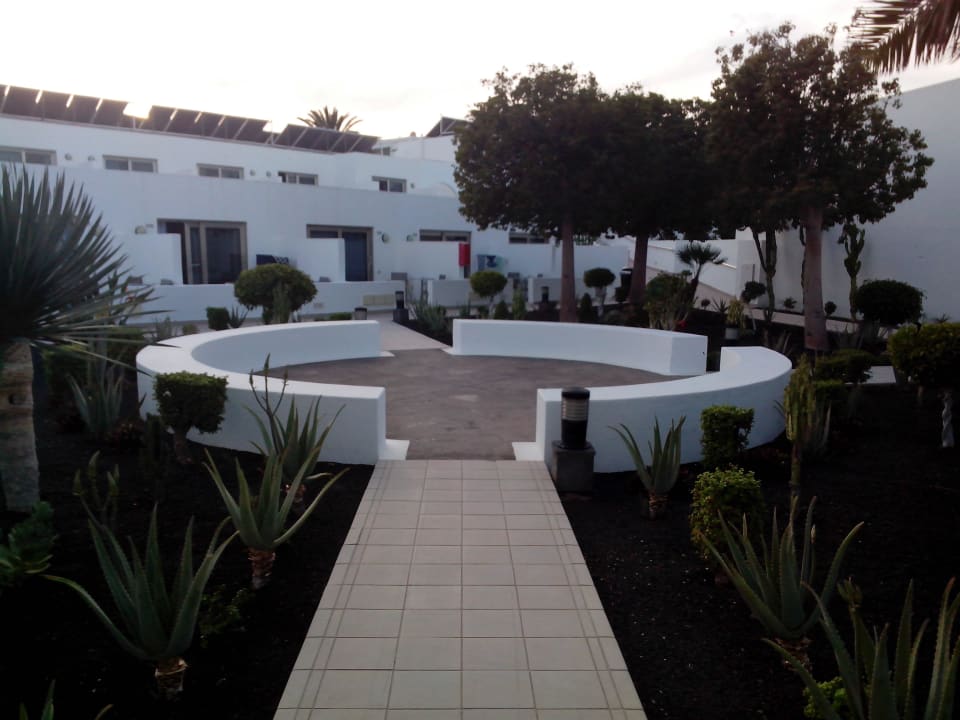 Sitzgelegenheit Innerhalb der Anlage  Hotel Las Costas