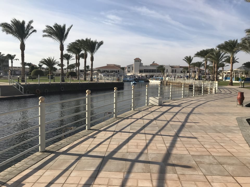 Kanal Pickalbatros Dana Beach Resort - Hurghada