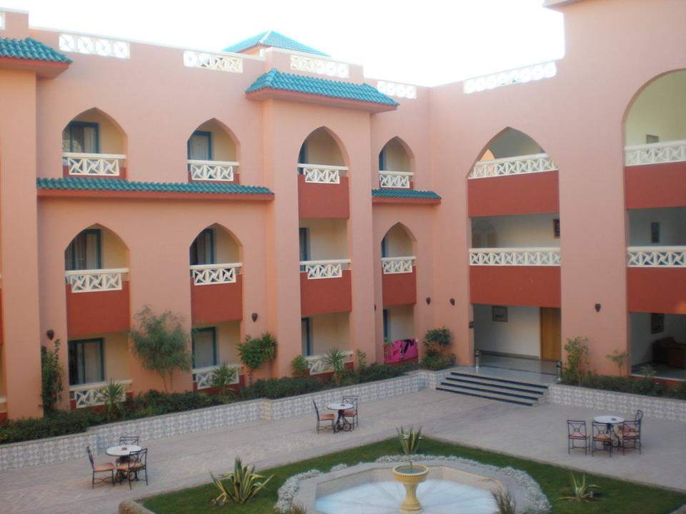 Blick in Innenhof vom Hotelzimmer Pickalbatros Aqua Park Resort - Hurghada