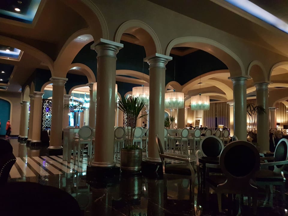 Lobby bar JAZ Aquamarine Resort