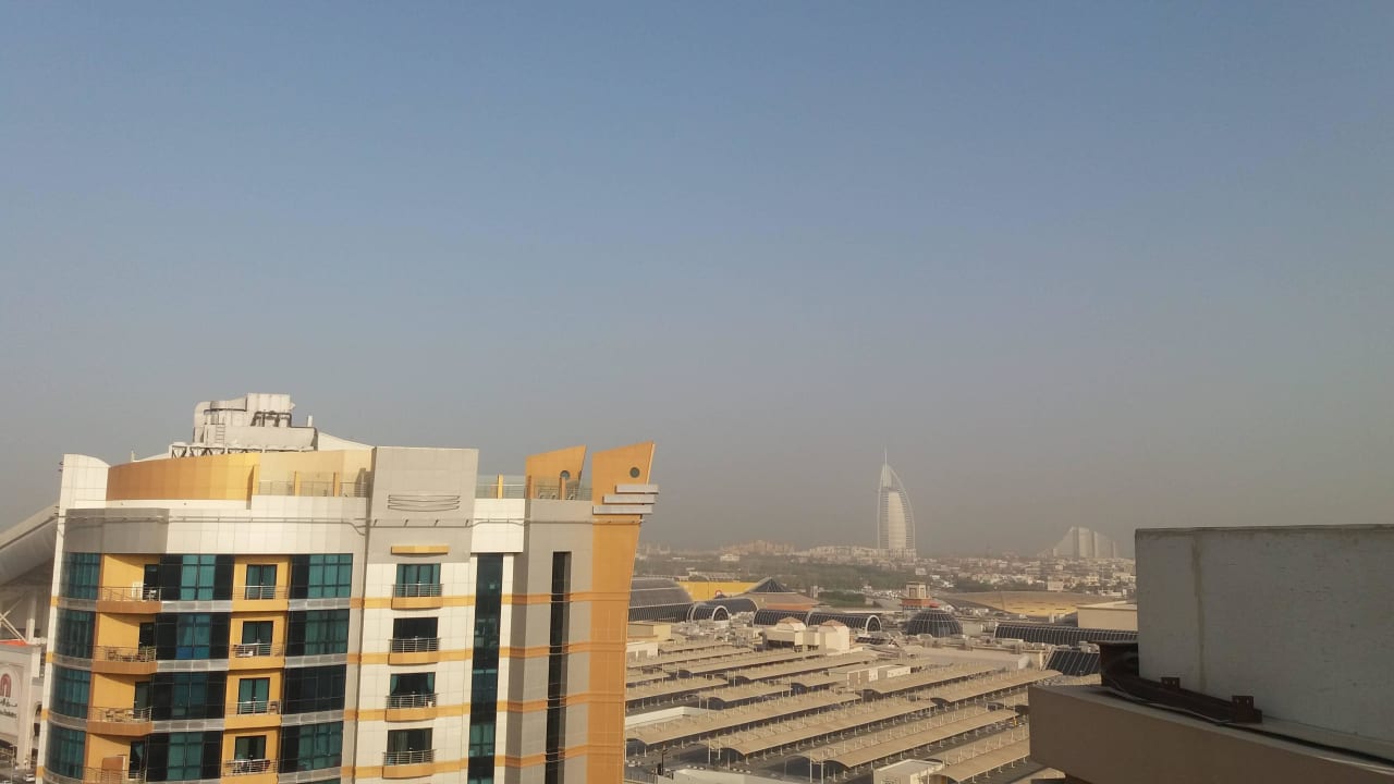 Ausblick vom Dachgeschoss Citymax Hotel Al Barsha