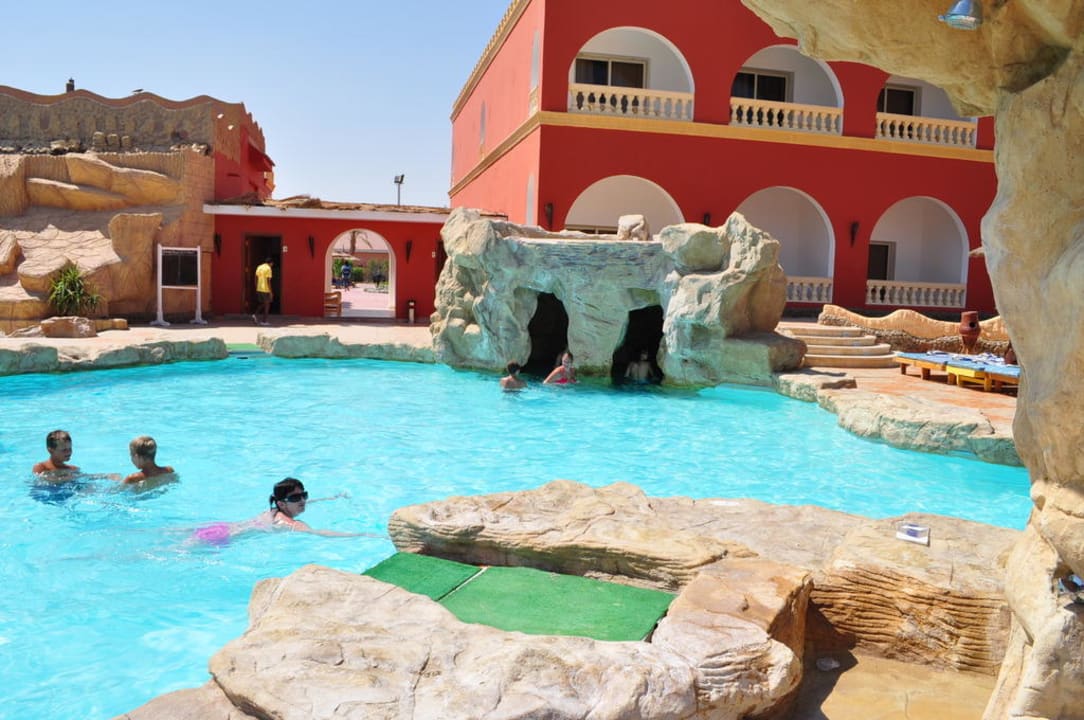 Бассейн 2 Pickalbatros Alf Leila Wa Leila Resort - Neverland Hurghada