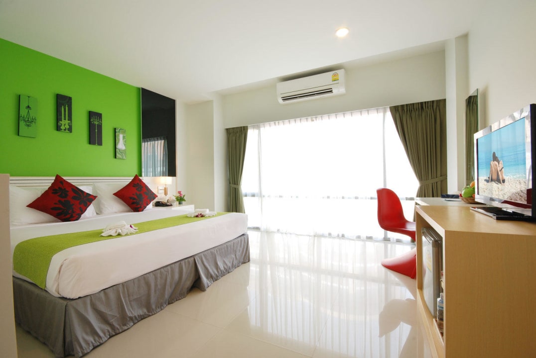 Studio Pent Room Hotel The Lantern Resort Patong