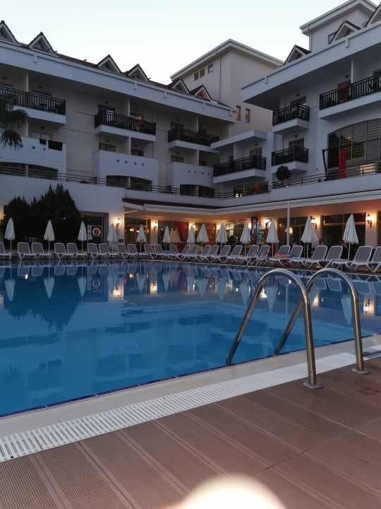 Pool Side Aquamarin Resort & Spa