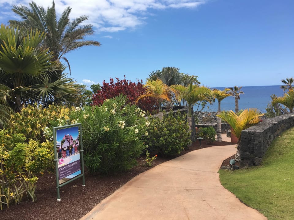 Weg zum Strand Tivoli La Caleta Tenerife Resort