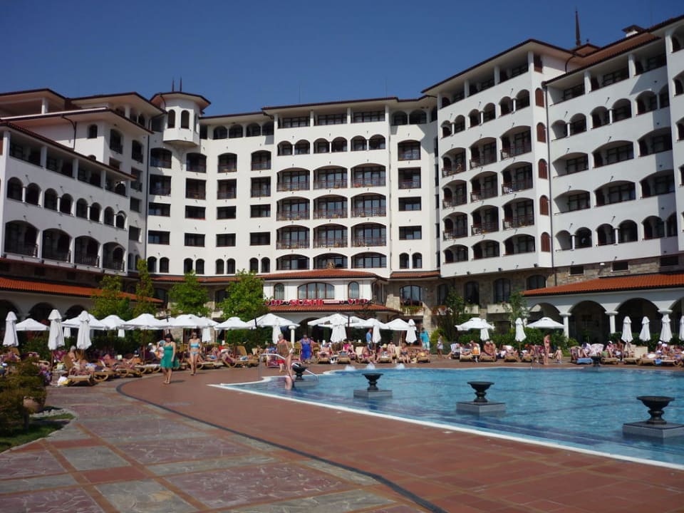 Blick an das Hotel Helena Sands