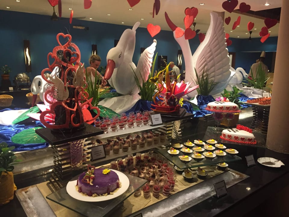 Dessert Buffet Veligandu Maldives Resort Island