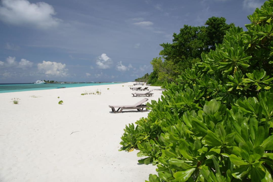 Strand Kuredu Island Resort & Spa