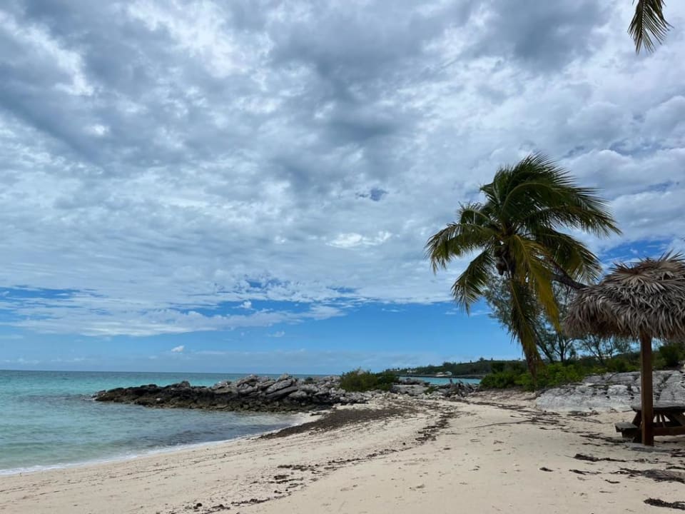 Strand Hotel Sandyport Beaches Resort