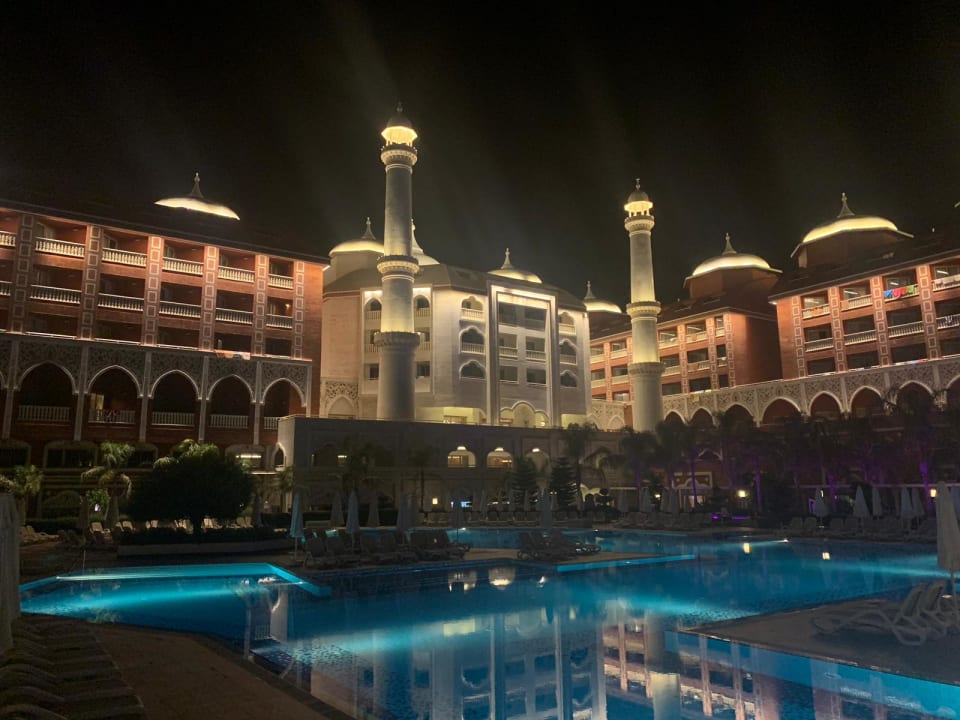 Pool Royal Taj Mahal Hotel