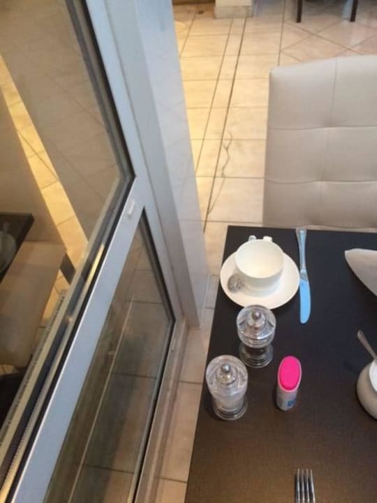 Riß im Fußboden Hotel Astoria