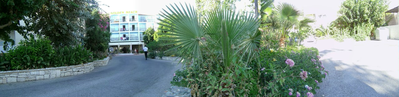 Panoramabild Einfahrt zum Hotel Golden Beac Golden Beach Rethymnon