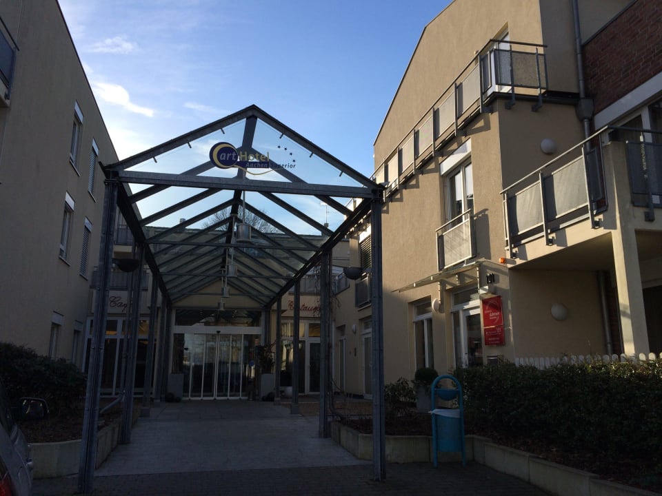 Eingang zum Hotel. Zimmer 1.35im ersten Stock Art Hotel Aachen Superior