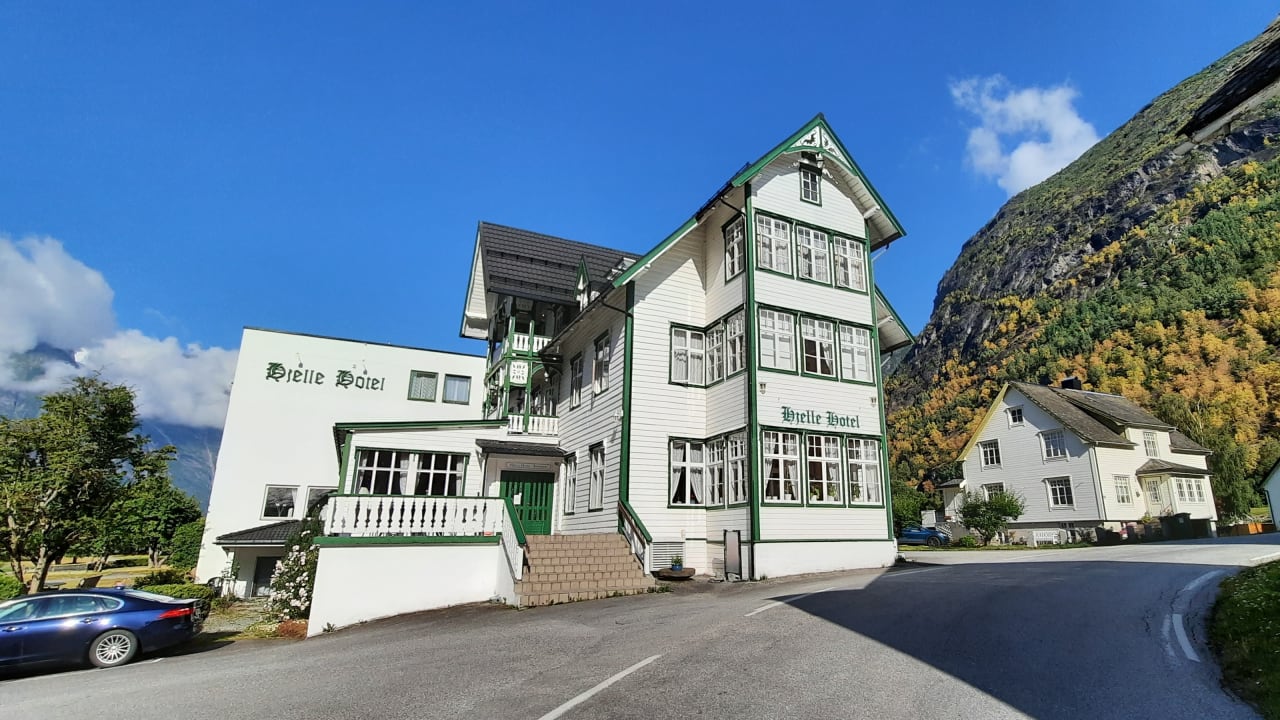 Außenansicht Hotel Hjelle