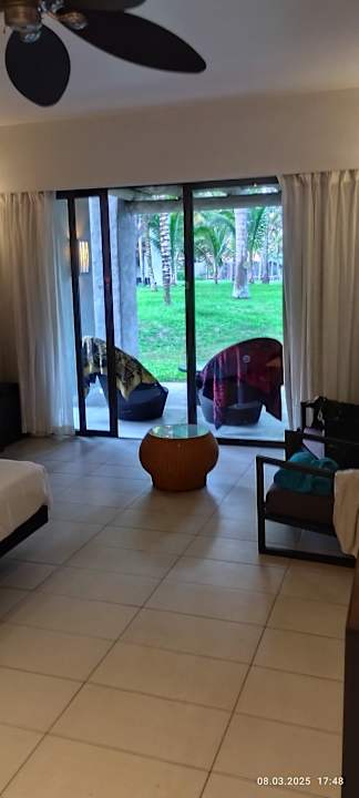 Zimmer Crystals Beach Resort Belle Mare, a member of Radisson Individuals