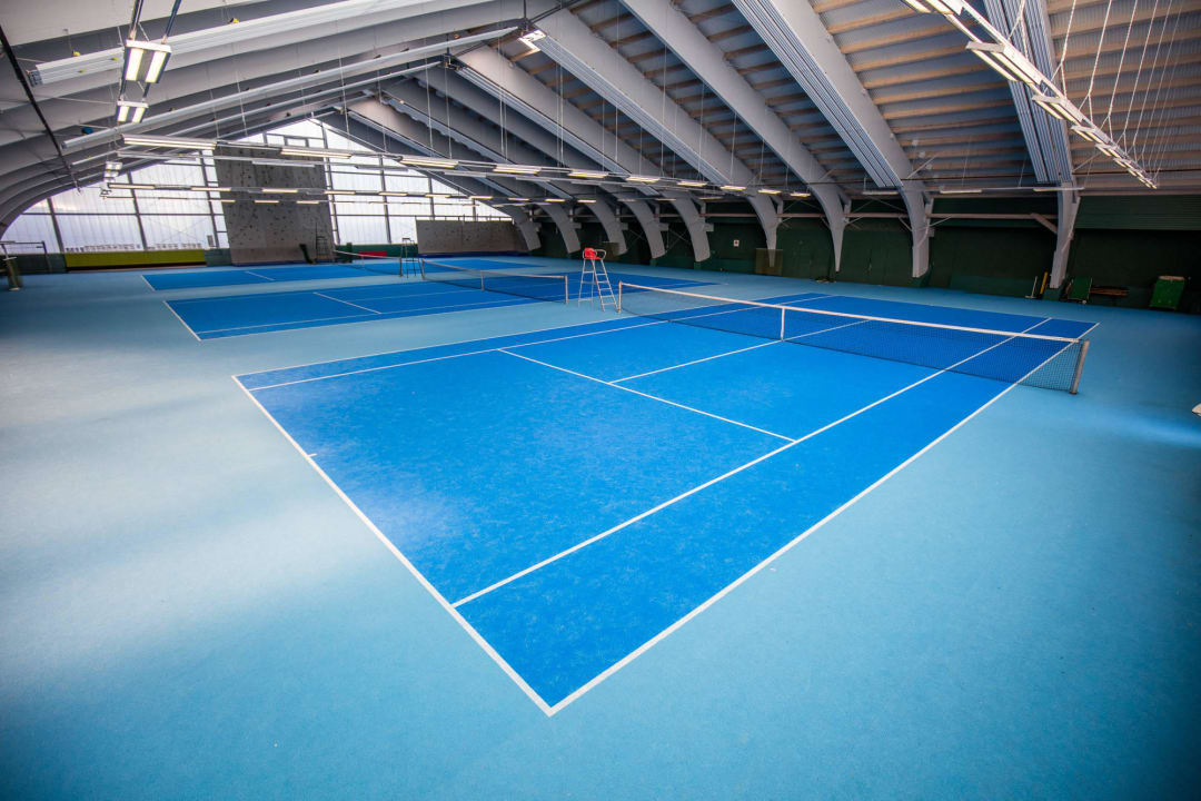 Hoteleigene Tennishalle Hotel Royal X