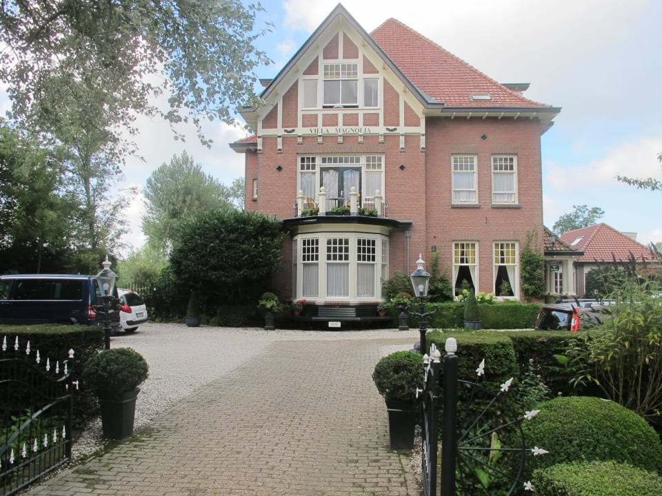 Von der Einfahrt Villa Magnolia