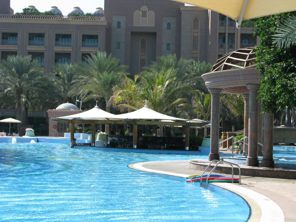 Poolbar im Ostflügel Emirates Palace Mandarin Oriental
