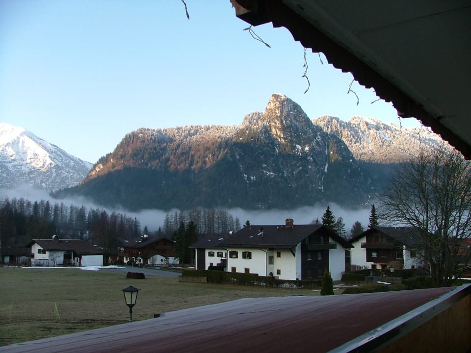 Alpy o poranku. Hotel Arnika