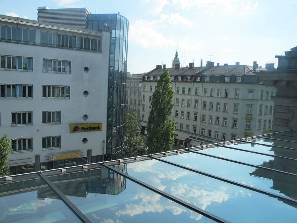 Ausblick vom Zimmer Sofitel Munich Bayerpost Hotel
