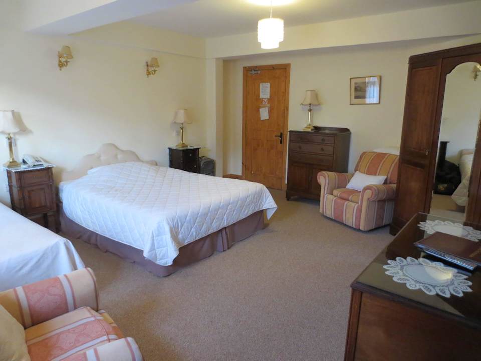 Zweibettzimmer sehr geräumig The Courtyard Guesthouse