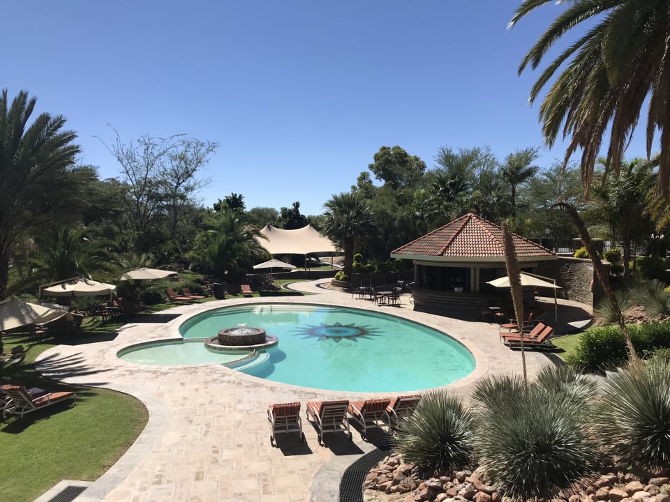 Außenansicht Safari Court Hotel