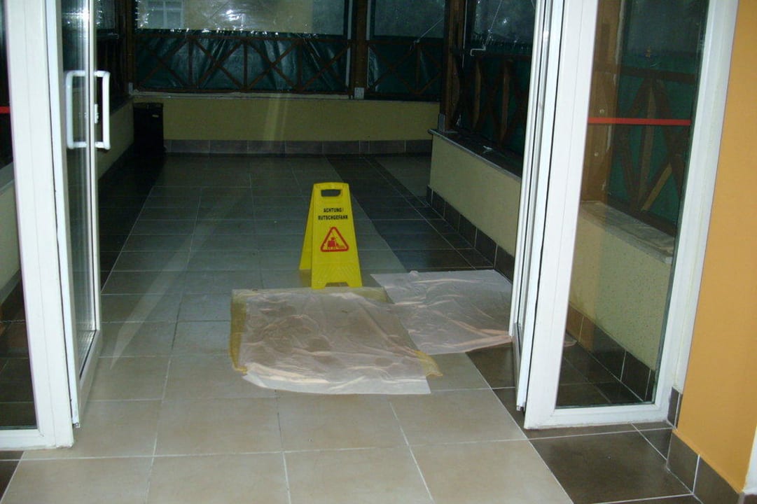 Zu viel Regen fürs Hotel Belek Beach Resort Hotel