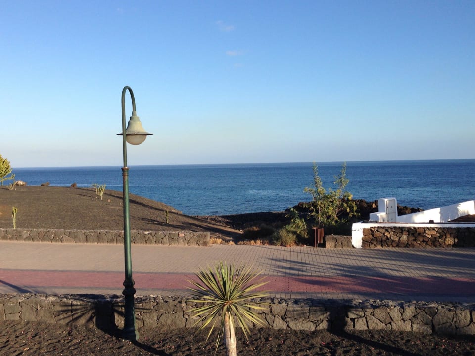 Blick zum Strand allsun App.-Hotel Albatros