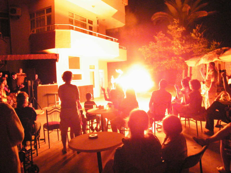 Abendanimation Hotel Club Tess