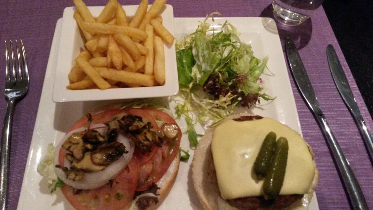 Sehr leckerer Burger The Canvas Hotel Dubai MGallery By Sofitel