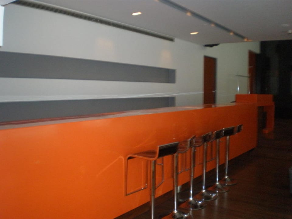 Die Bar im Erdgeschoss Fresh Hotel