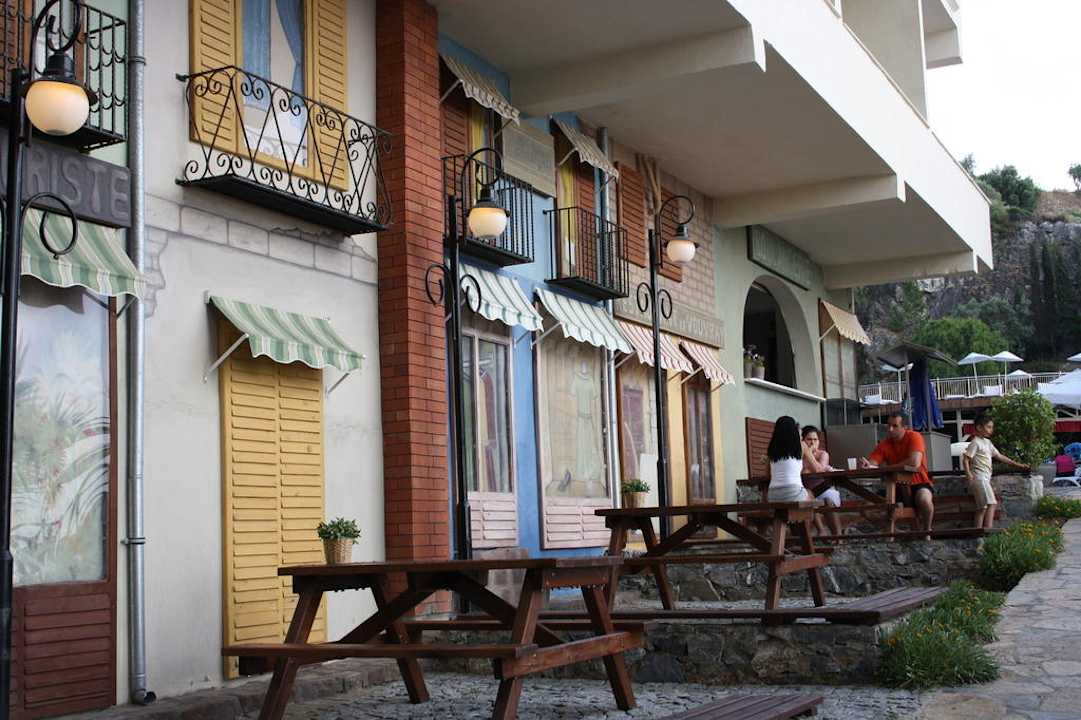 Französische Straße Ladonia Hotels Adakule