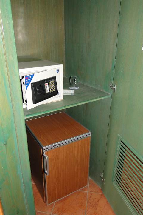 Der Safe & Kühlschrank  Arabia Azur Resort