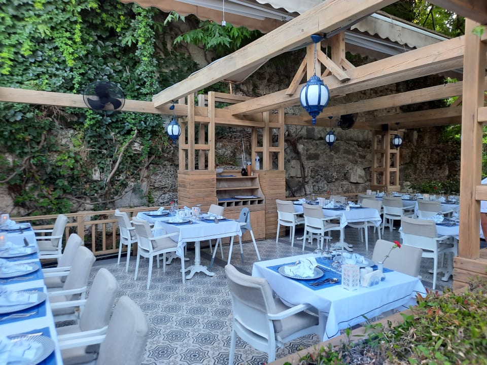 Gastro Can Garden Beach