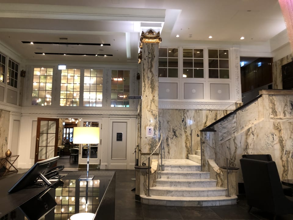Lobby Reichshof Hamburg