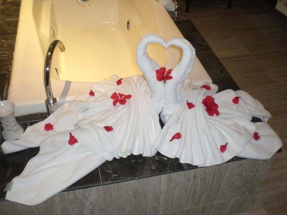 Küssende Schwäne aus Handtüchern Grand Palladium Select Bávaro Resort & Spa