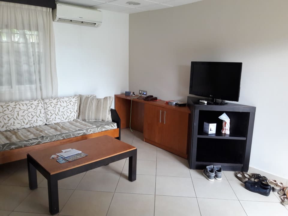 Zimmer HL Miraflor Suites Hotel