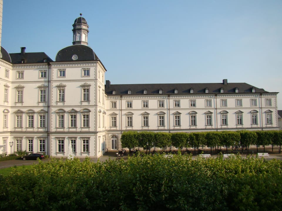 Blick aus dem Zimmer im 1. Stock Althoff Grandhotel Schloss Bensberg