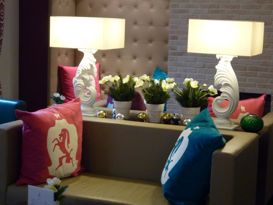 Sitzgruppe im Rezeptionsbereich Hotel Villa Carlton