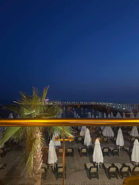 Strand Azura Deluxe Resort & Spa Hotel