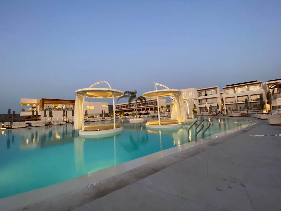 Pool Enorme Santanna Island