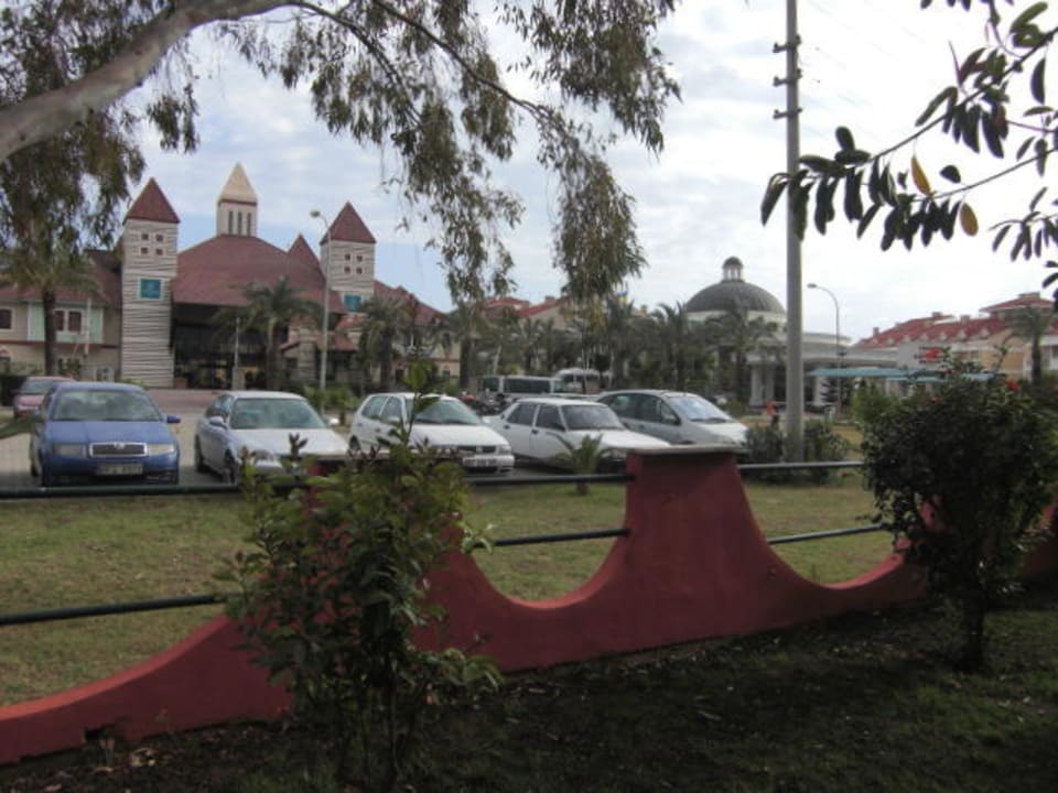 Blick vom Annex-Zimmer auf das Hotel Hotel Turan Prince