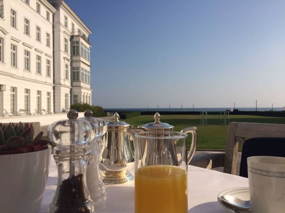 Frühstück auf der Terrasse Grand Hotel Heiligendamm - The Leading Hotels of the World