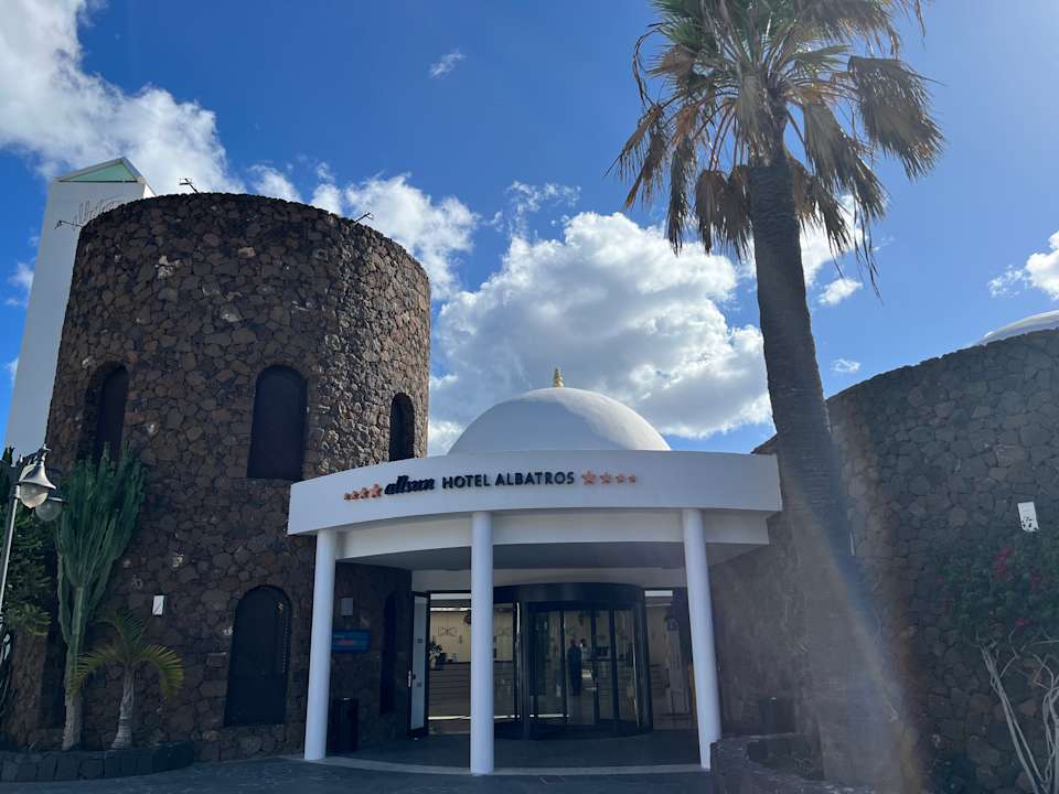 Außenansicht allsun App.-Hotel Albatros