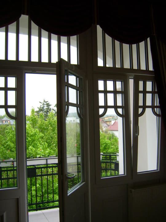 Blick vom Zimmer auf den Balkon Villa Richter