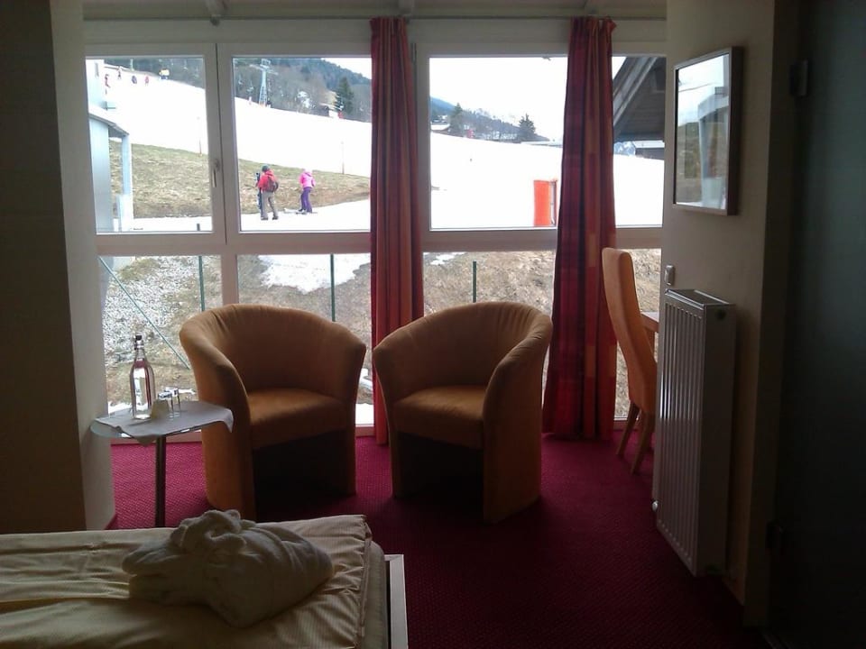 Aus- bzw. Einblick aus/in unser Zimmer Hotel Panther'A