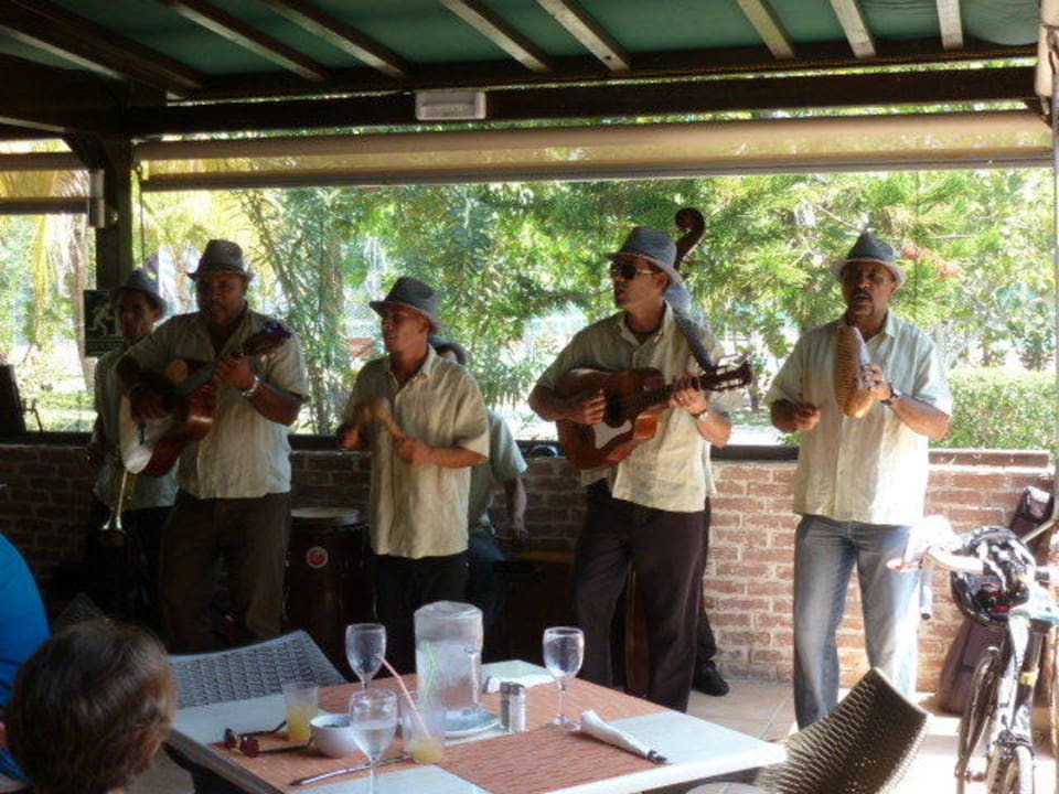 Mittags-Live-Musik Blau varadero - Adults only
