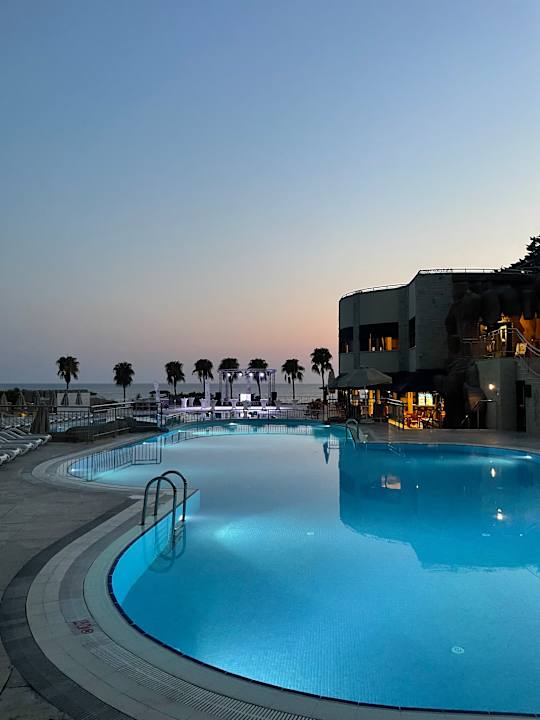 Pool Club Melas Privé